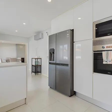 Moradia Melros Place, By Match *
